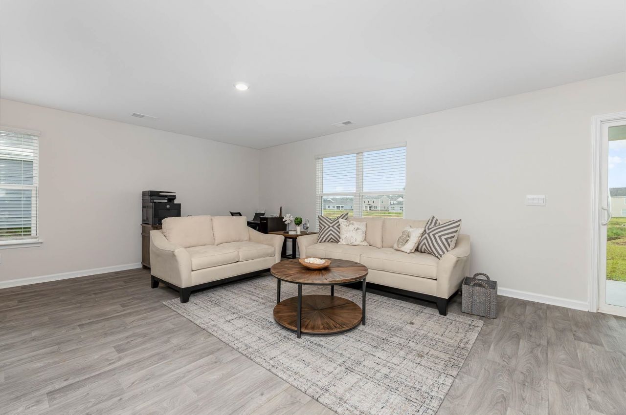 601 Strawberry Field Way  Photo 16