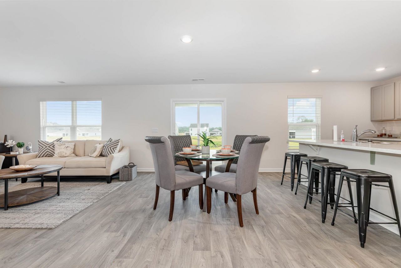 601 Strawberry Field Way  Photo 6