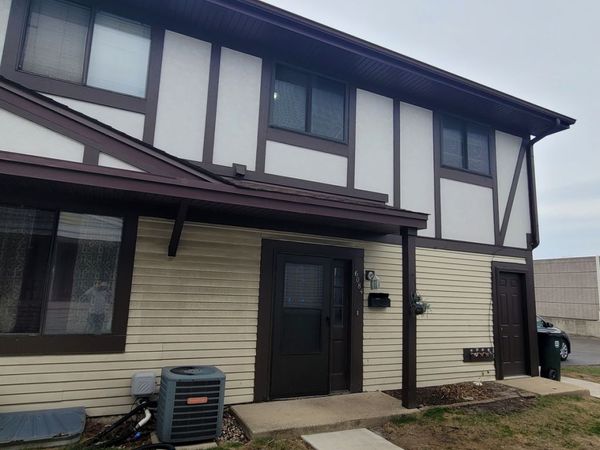 6084 Fremont Drive, Unit 6084, Hanover Park, IL 60133