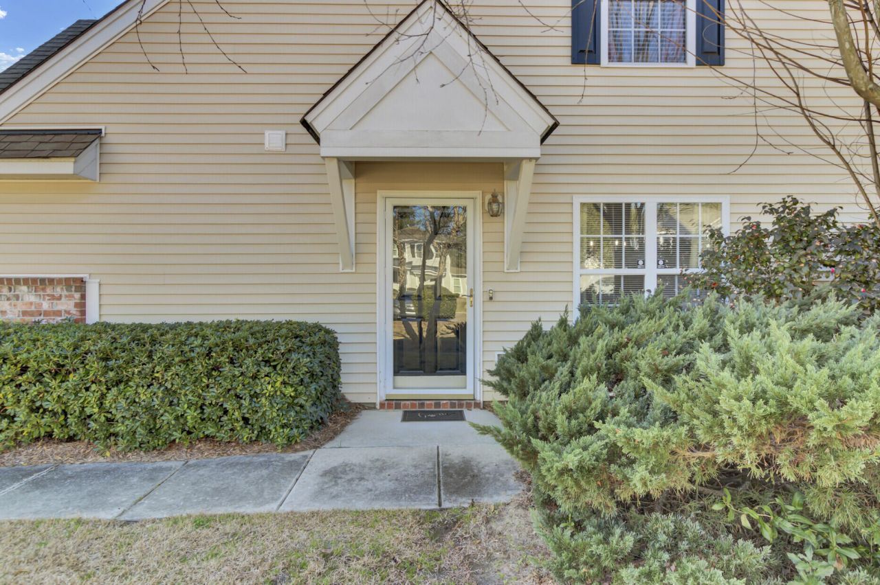 1106 Poplar Grove Place Photo 4