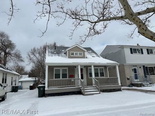 2202 Hollywood Avenue, Grosse Pointe Woods, MI 48236