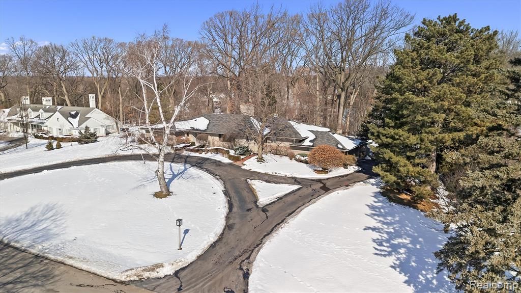 664 Rudgate Road, Bloomfield Township, MI 48304 Main Photo