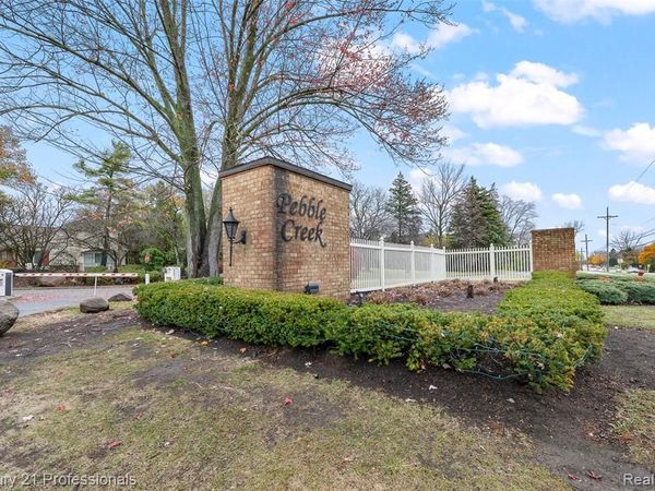 7106 Bridge Way W, West Bloomfield Twp, MI 48322