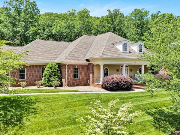 3707 Wellington DR SE, Roanoke, VA 24014