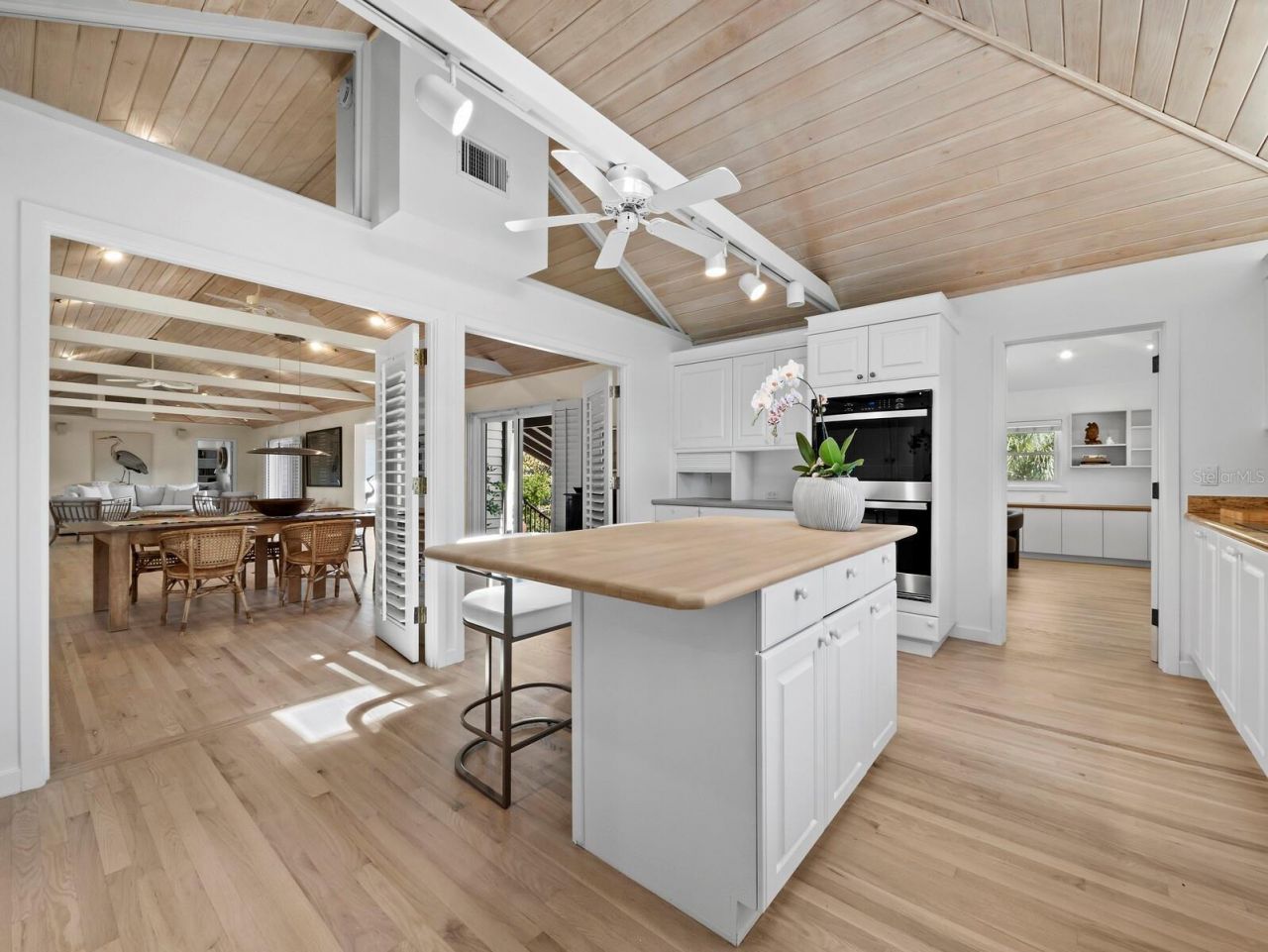 677 Lands End Drive, Longboat Key, FL 34228 Photo