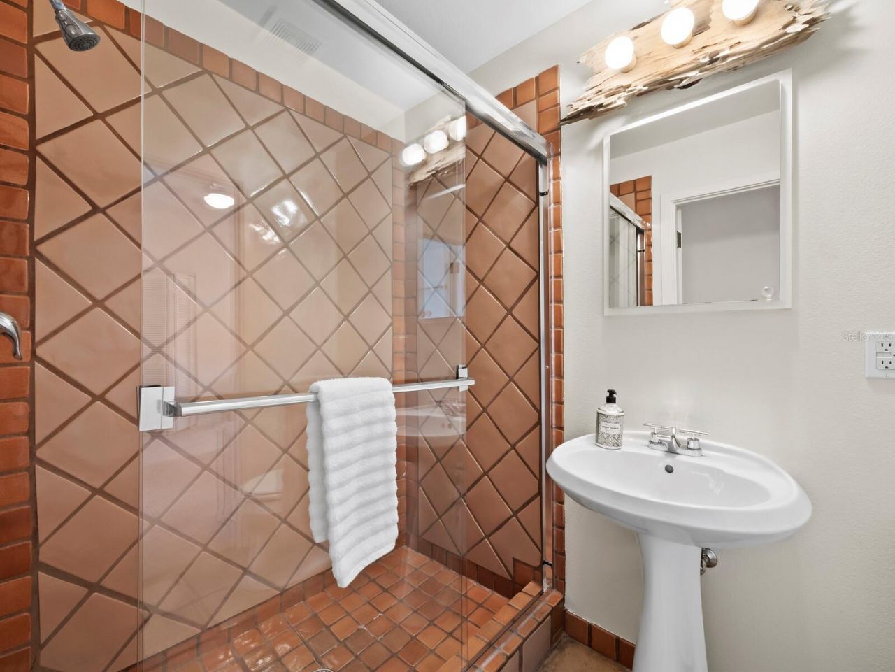 677 Lands End Drive, Longboat Key, FL 34228 Photo