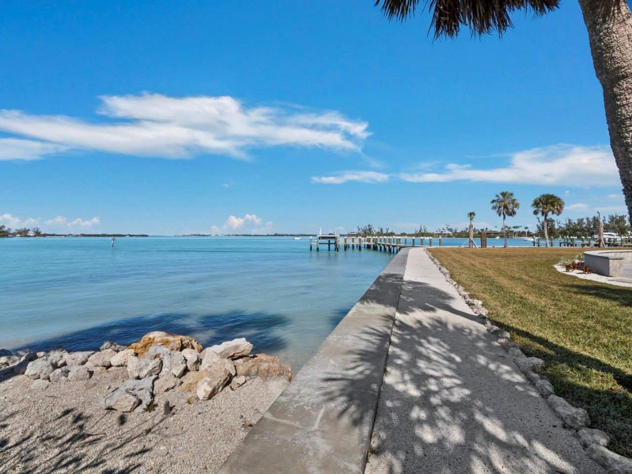 677 Lands End Drive, Longboat Key, FL 34228 Photo