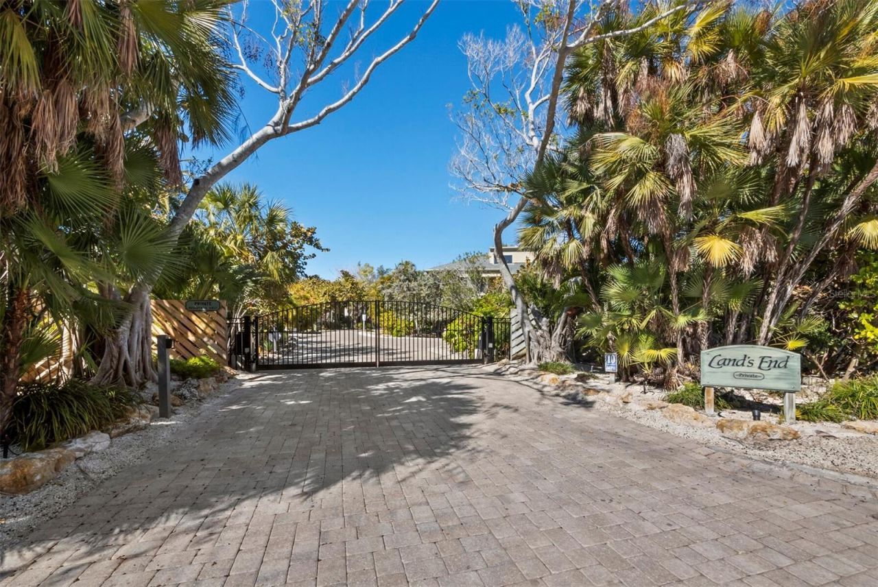 677 Lands End Drive, Longboat Key, FL 34228 Photo
