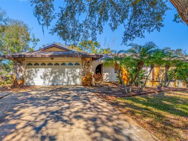 869 SEMINOLE BOULEVARD, TARPON SPRINGS, FL 34689