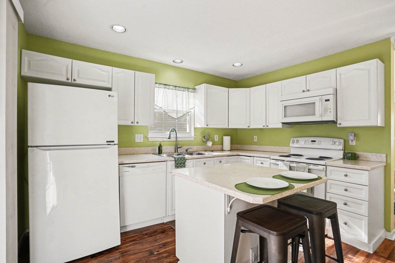 3521 Crepe Myrtle Ct. Photo 10