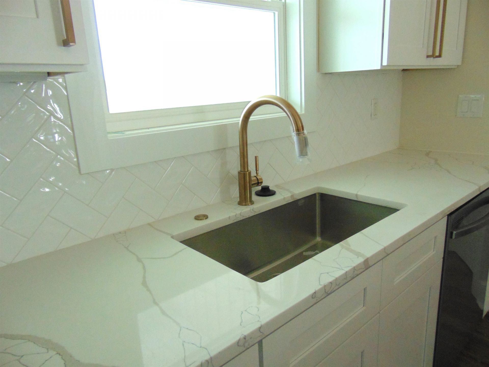 5595 Whispering Woods Rd. Photo 10