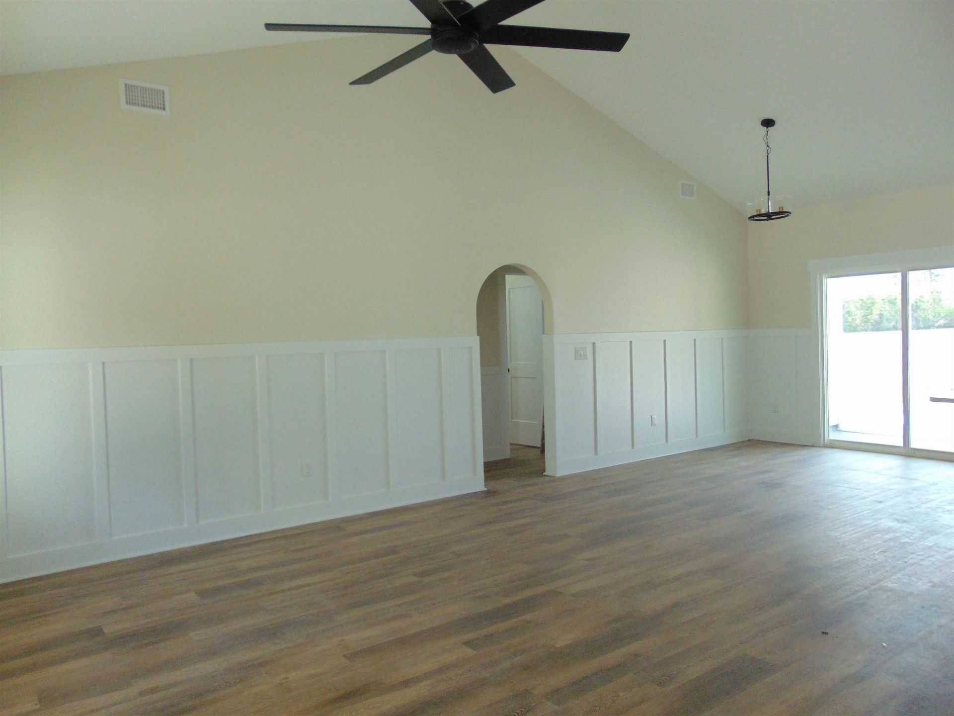 5595 Whispering Woods Rd. Photo 14