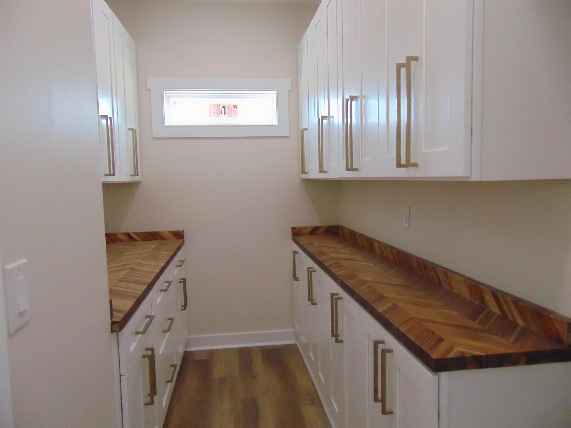 5595 Whispering Woods Rd. Photo 14