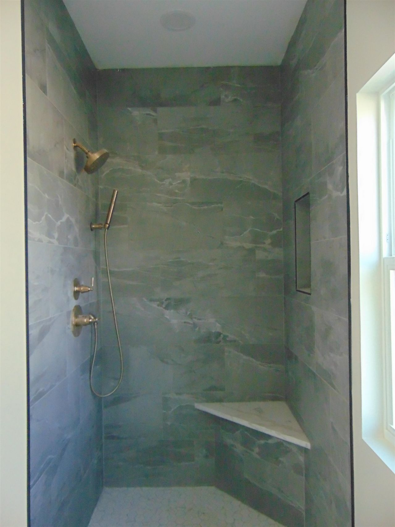 5595 Whispering Woods Rd. Photo 16