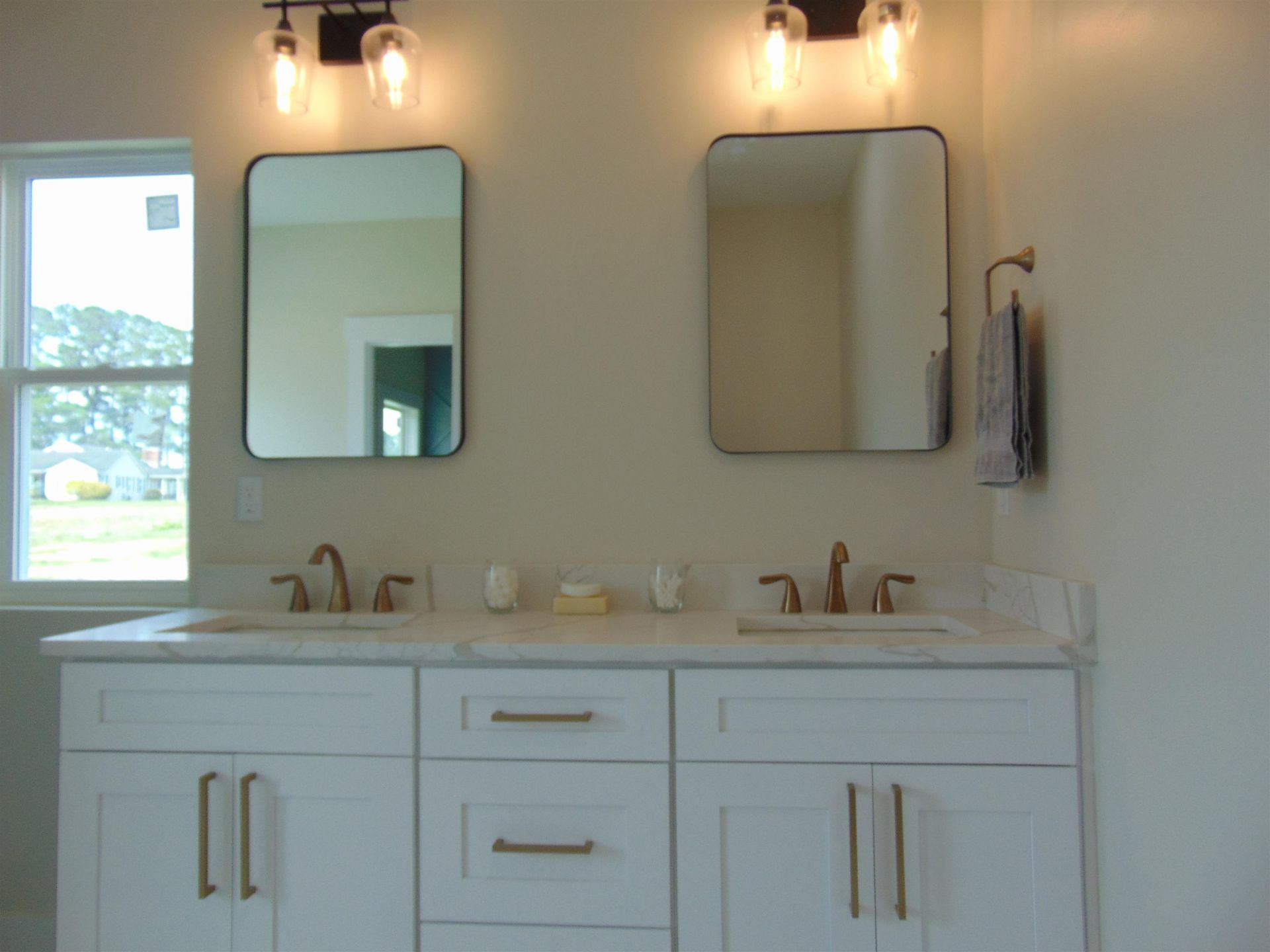 5595 Whispering Woods Rd. Photo 25