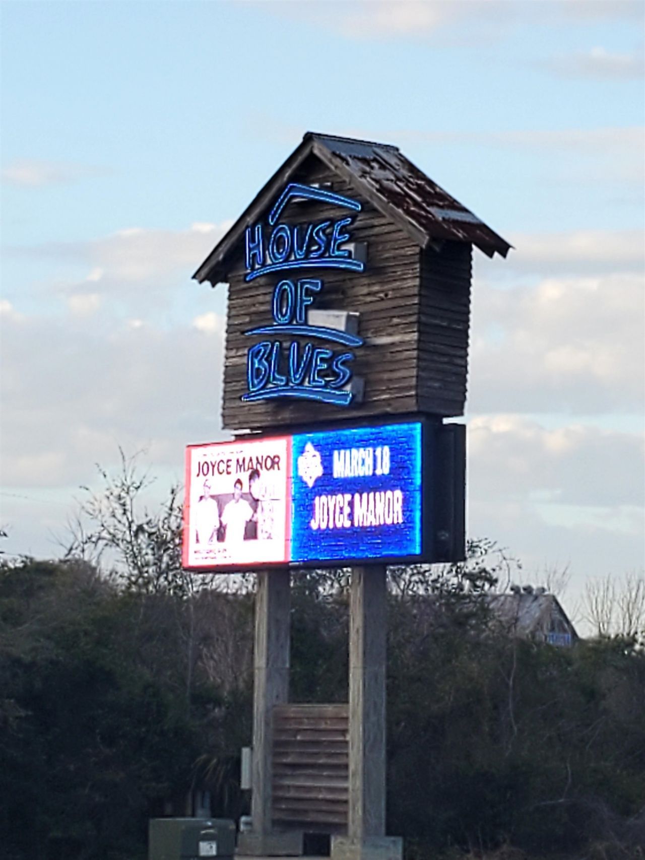 5595 Whispering Woods Rd. Photo 32