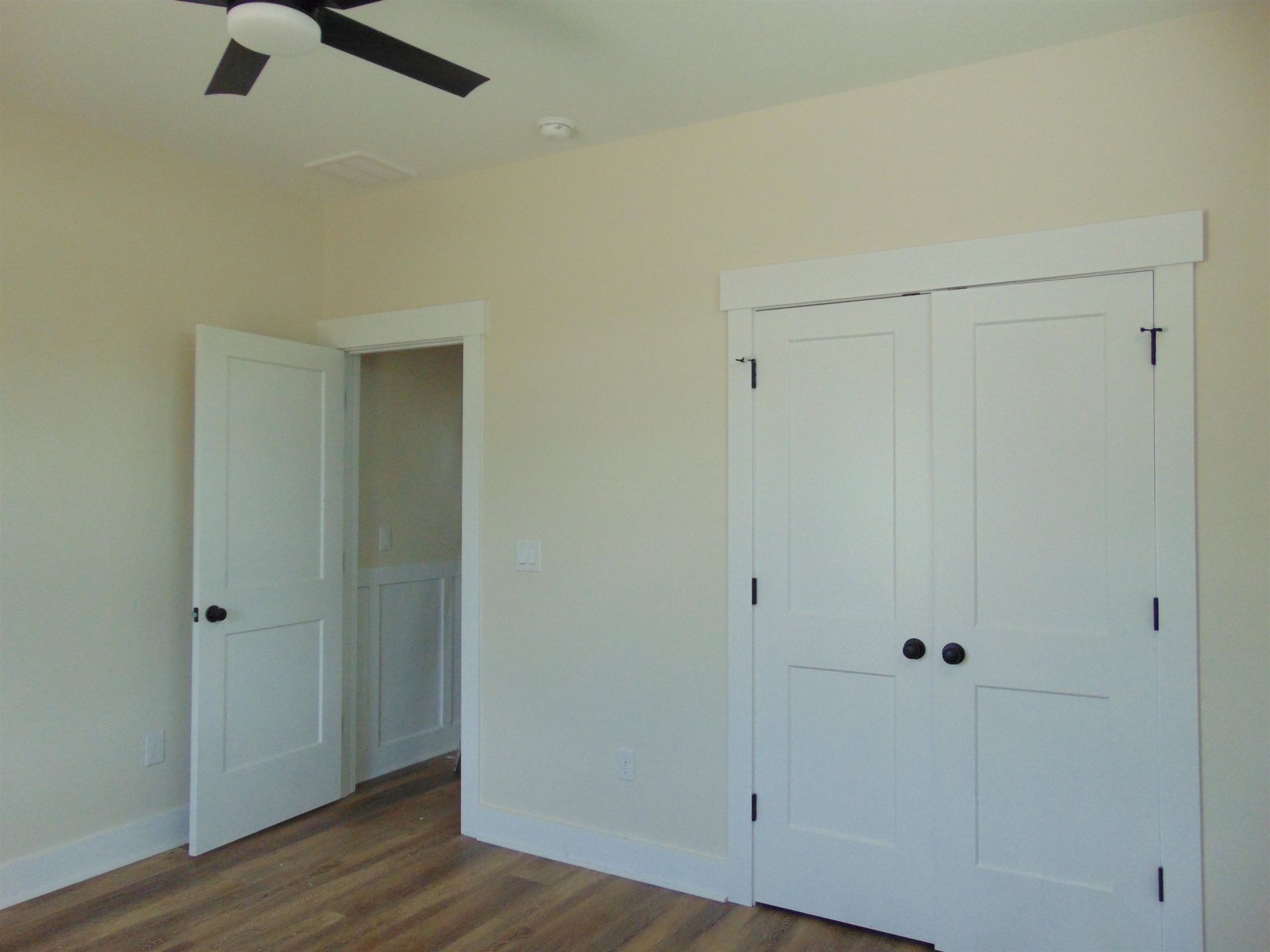 5595 Whispering Woods Rd. Photo 32