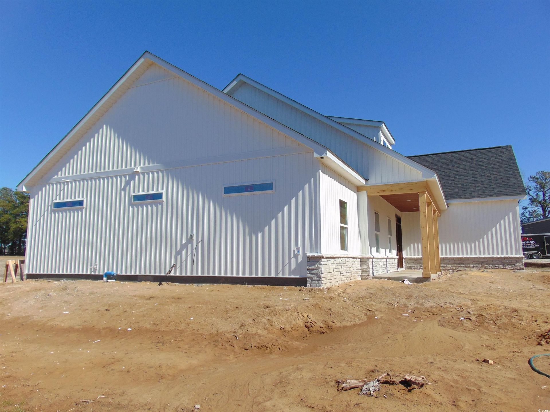 5595 Whispering Woods Rd. Photo 4