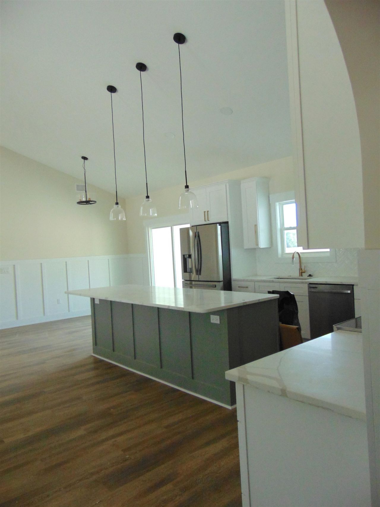 5595 Whispering Woods Rd. Photo 7