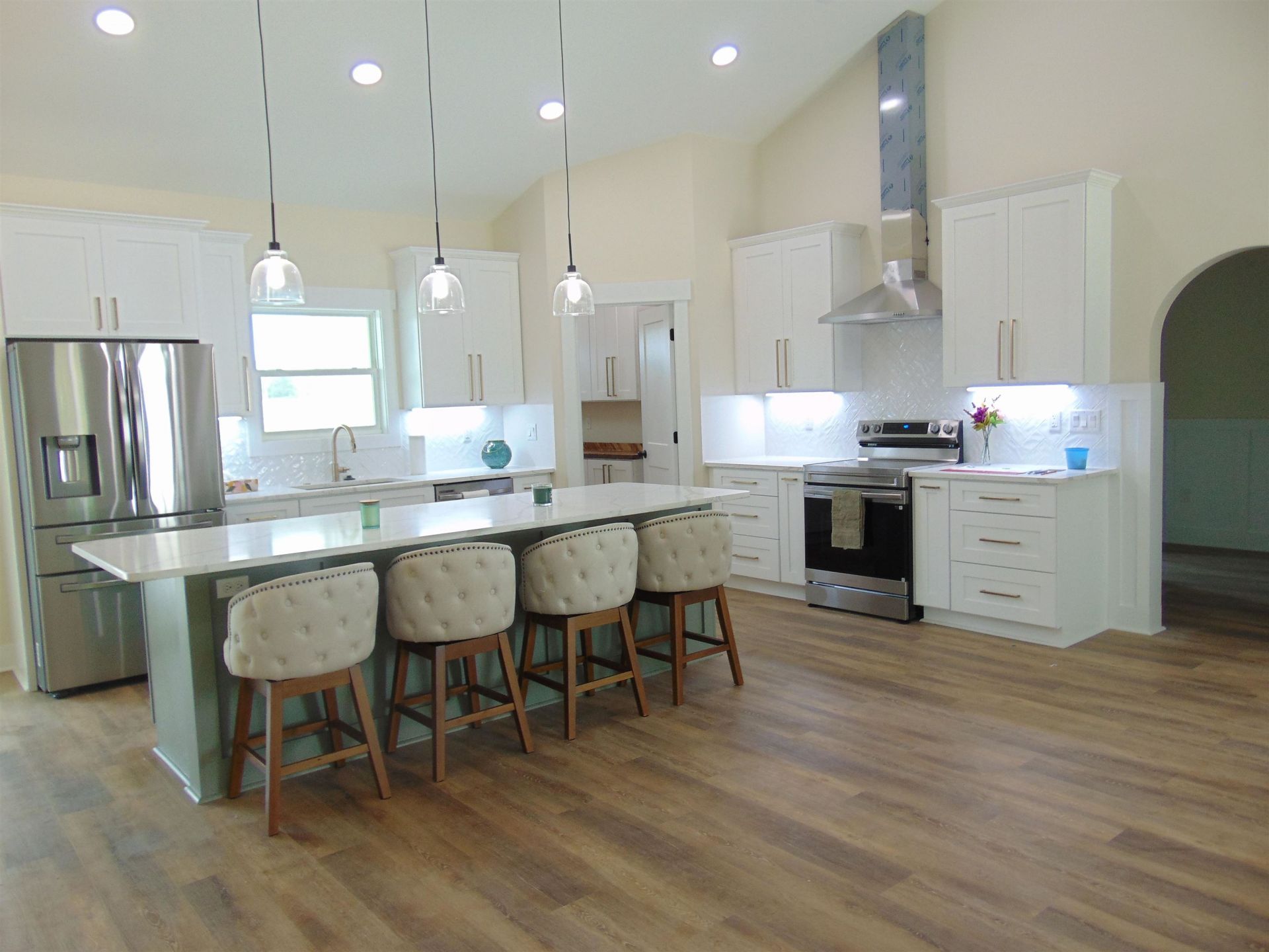 5595 Whispering Woods Rd. Photo 8