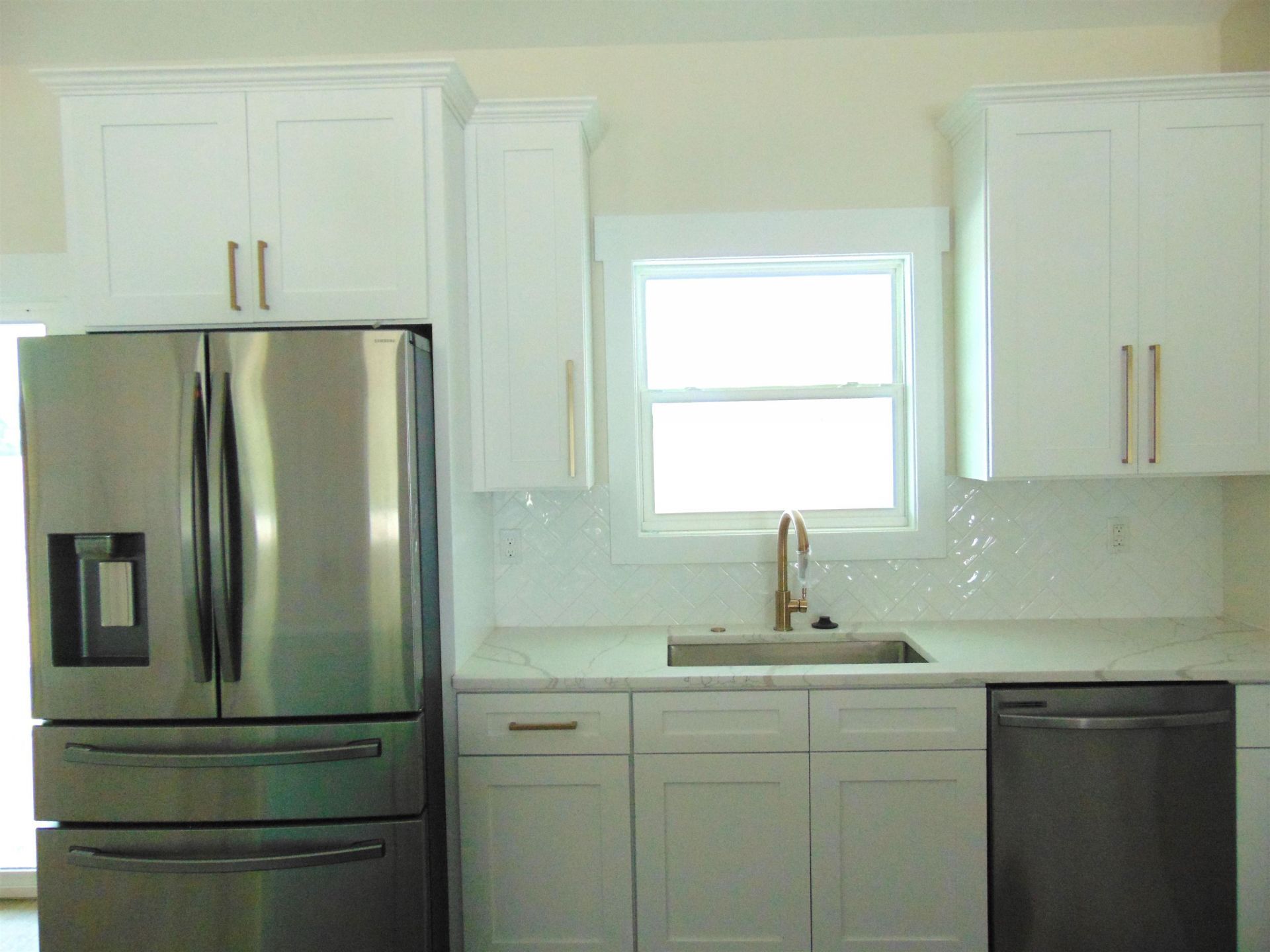 5595 Whispering Woods Rd. Photo 9