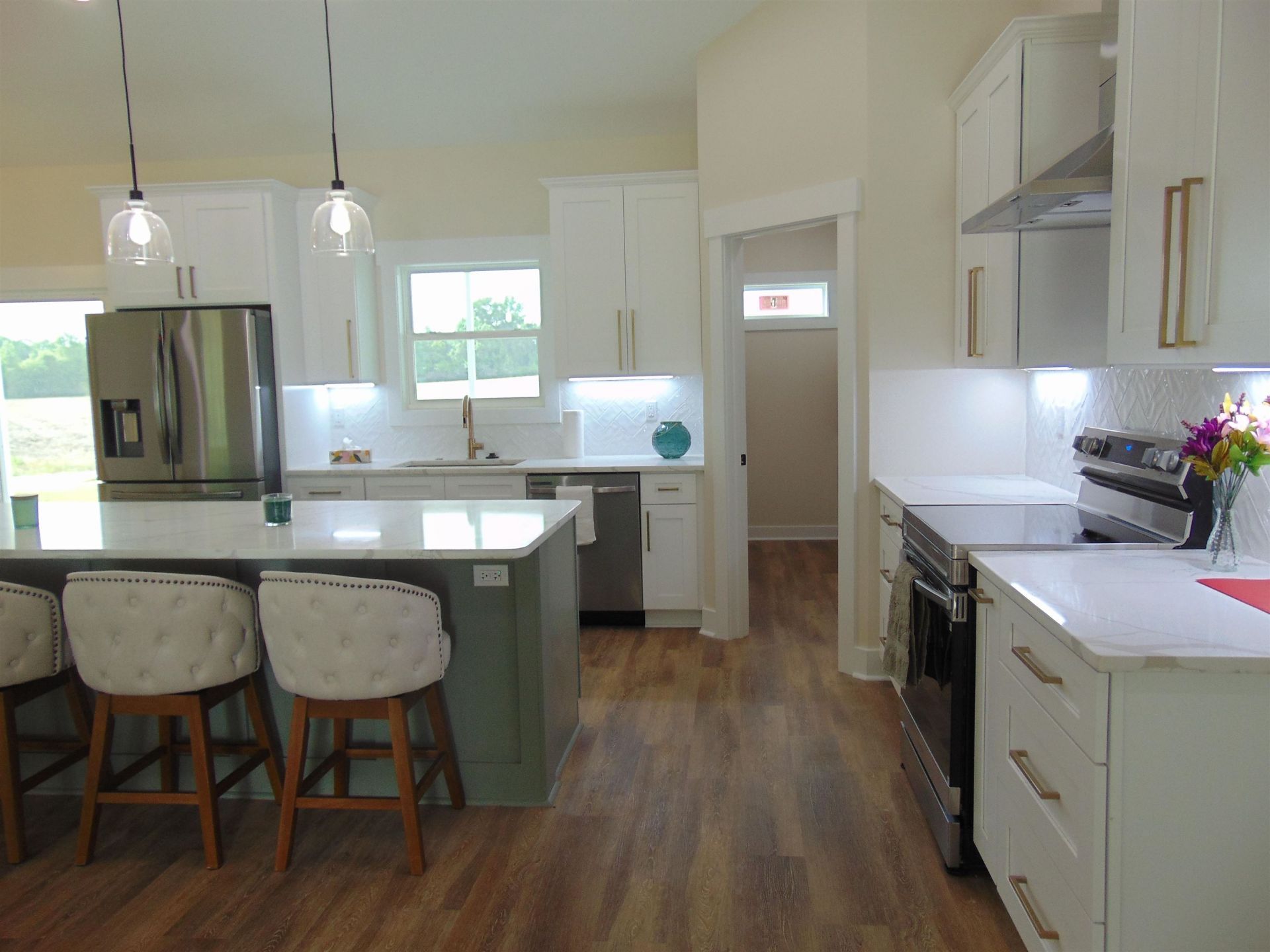 5595 Whispering Woods Rd. Photo 9