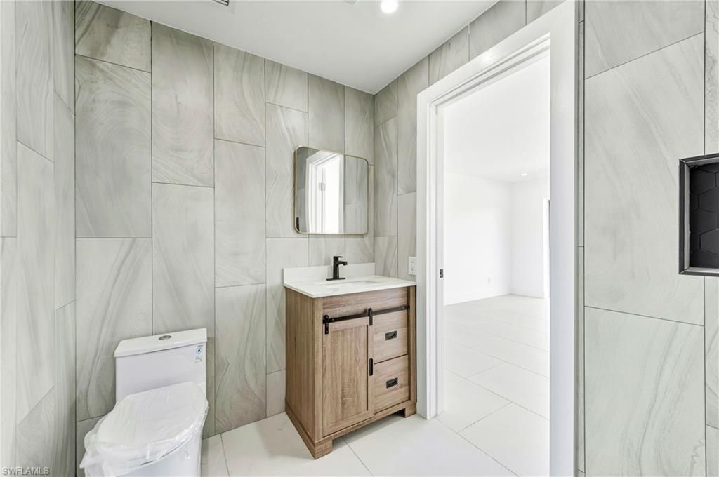 2031 SE 25th Ln, Cape Coral, FL 33904 Photo