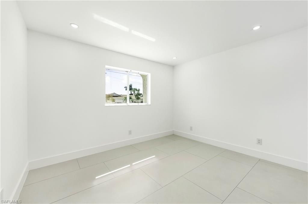 2031 SE 25th Ln, Cape Coral, FL 33904 Photo