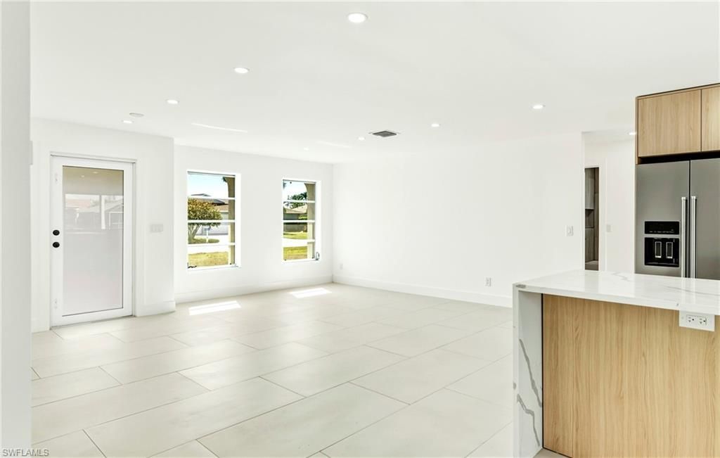 2031 SE 25th Ln, Cape Coral, FL 33904 Photo