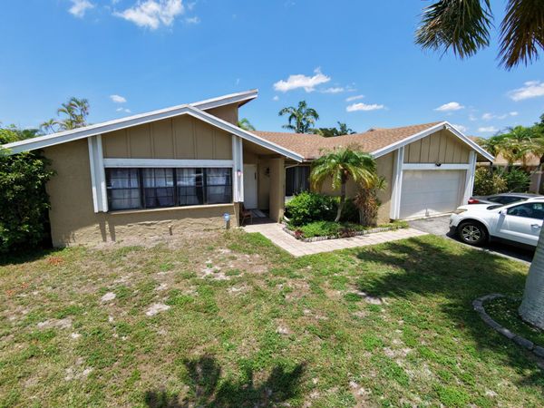 9711 NW 33rd Street, Sunrise, FL 33351