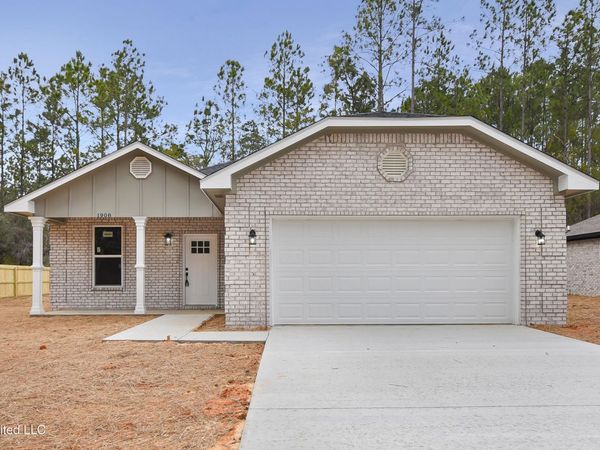 1908 Kingslea Drive, Gautier, MS 39553