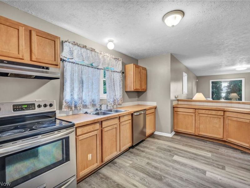 852 Storer Avenue, Akron, OH 44320 Photo 11