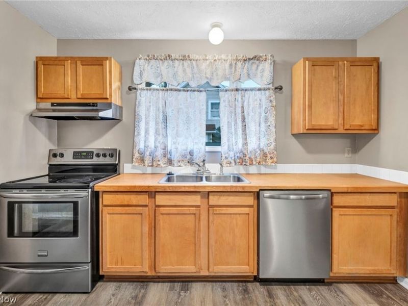 852 Storer Avenue, Akron, OH 44320 Photo 12