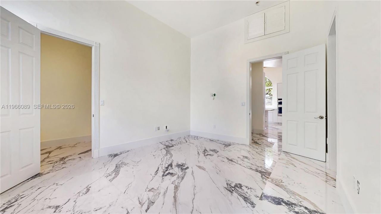 10340 SW 62nd St , Miami, FL 33173 Photo