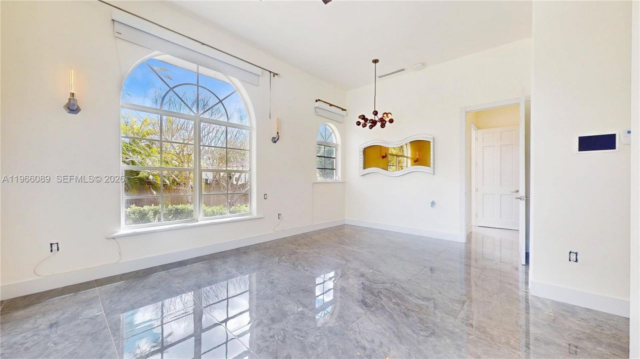 10340 SW 62nd St , Miami, FL 33173 Photo