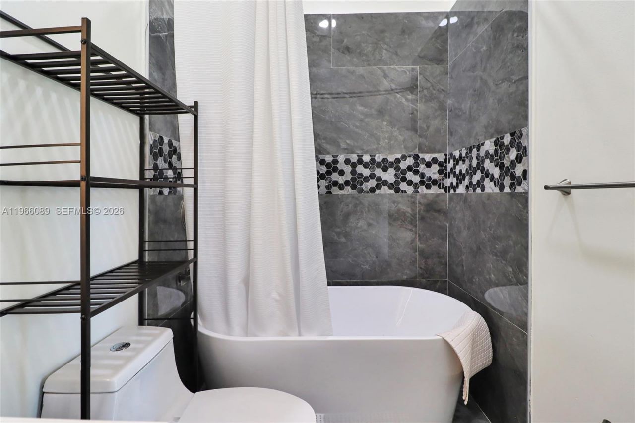 10340 SW 62nd St , Miami, FL 33173 Photo