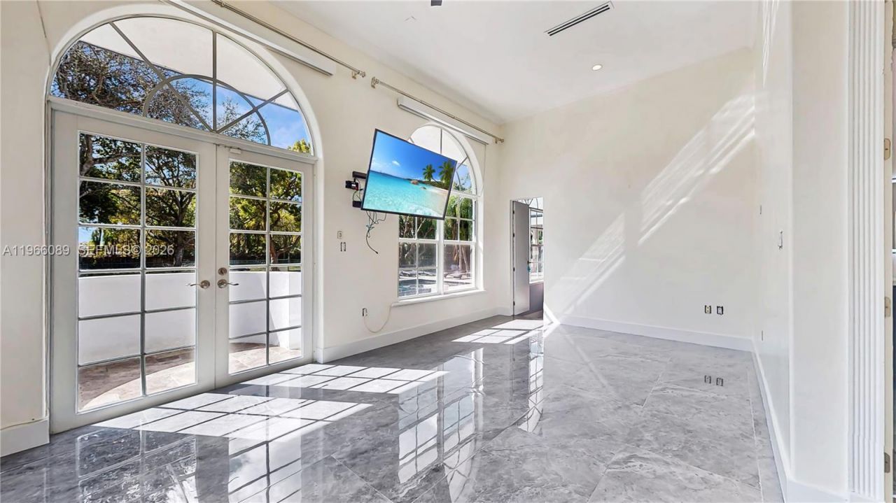 10340 SW 62nd St , Miami, FL 33173 Photo