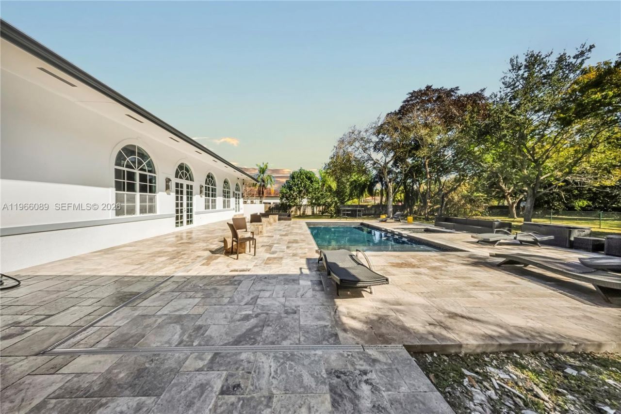 10340 SW 62nd St , Miami, FL 33173 Photo