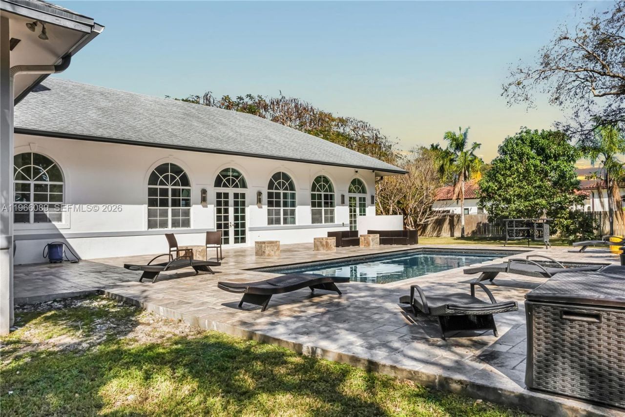 10340 SW 62nd St , Miami, FL 33173 Photo