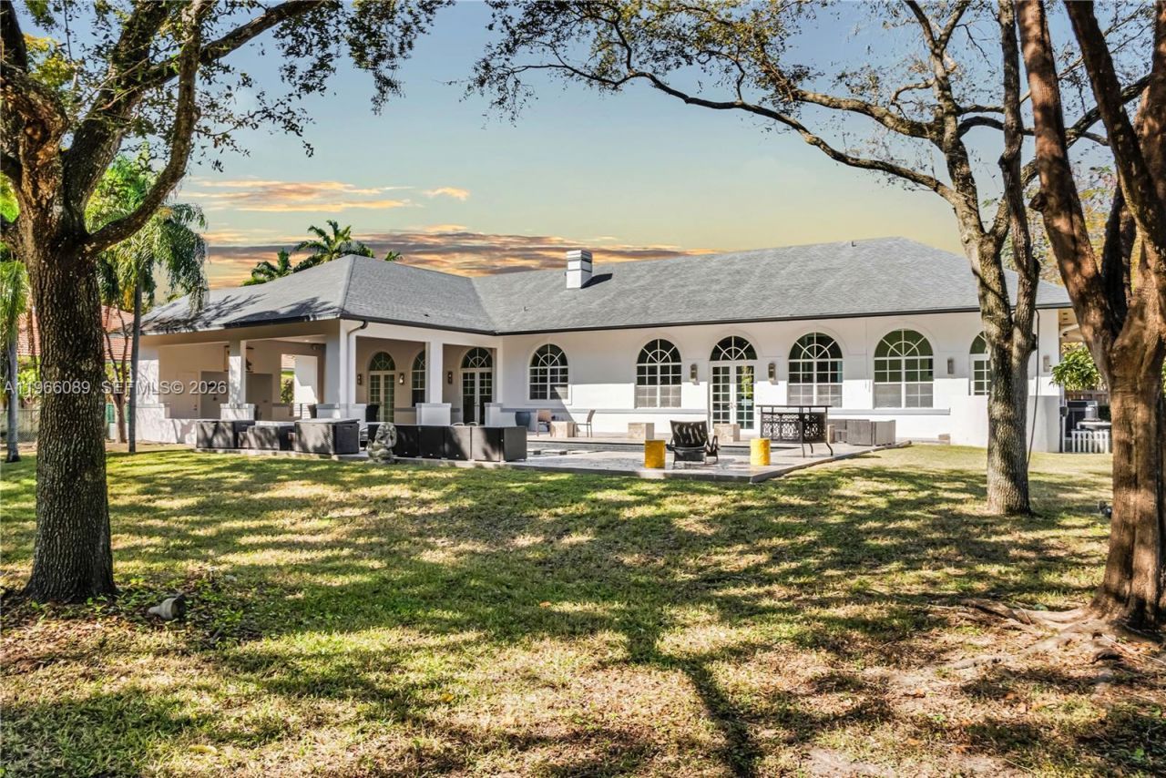 10340 SW 62nd St , Miami, FL 33173 Photo