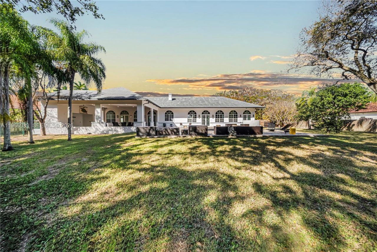 10340 SW 62nd St , Miami, FL 33173 Photo