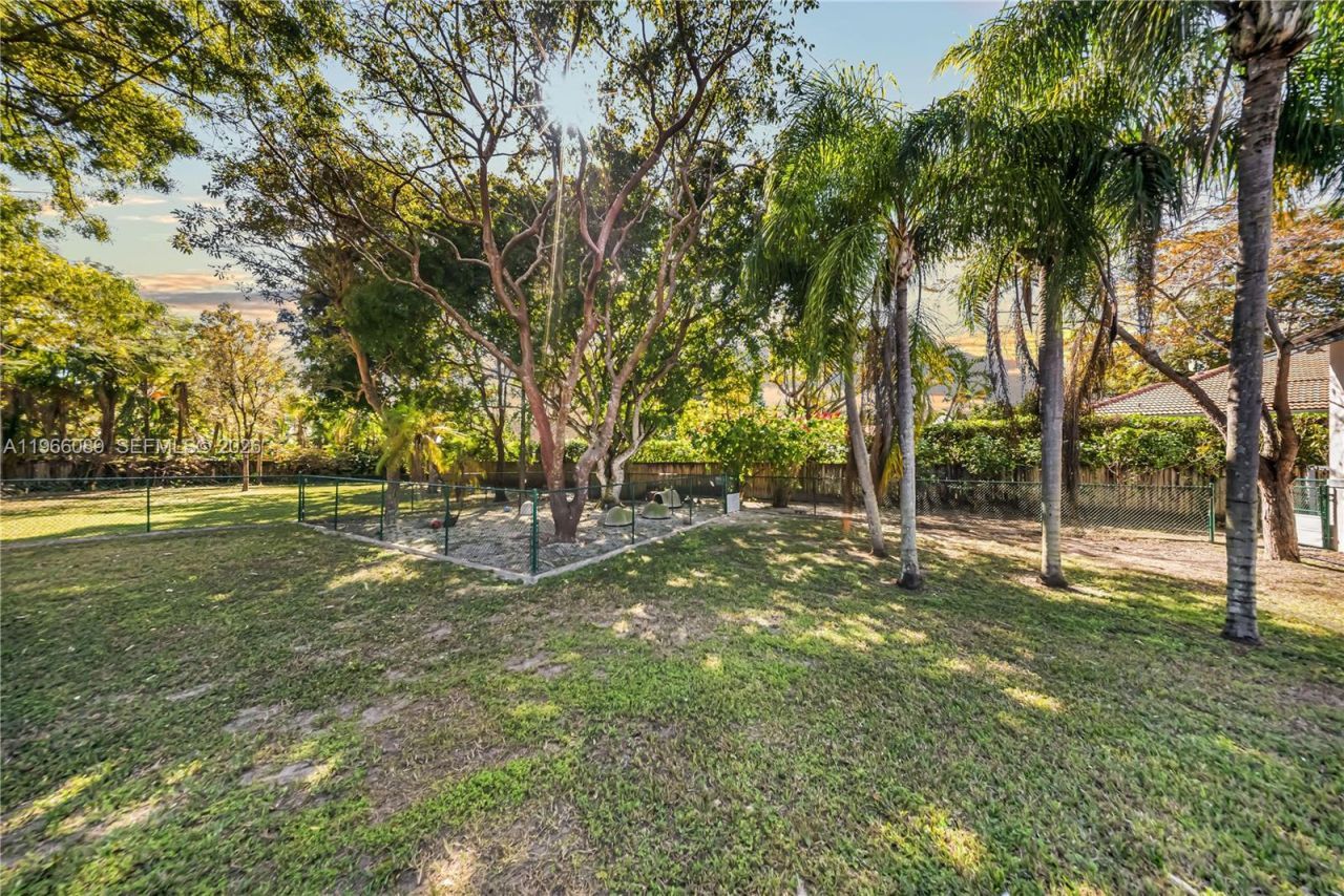 10340 SW 62nd St , Miami, FL 33173 Photo