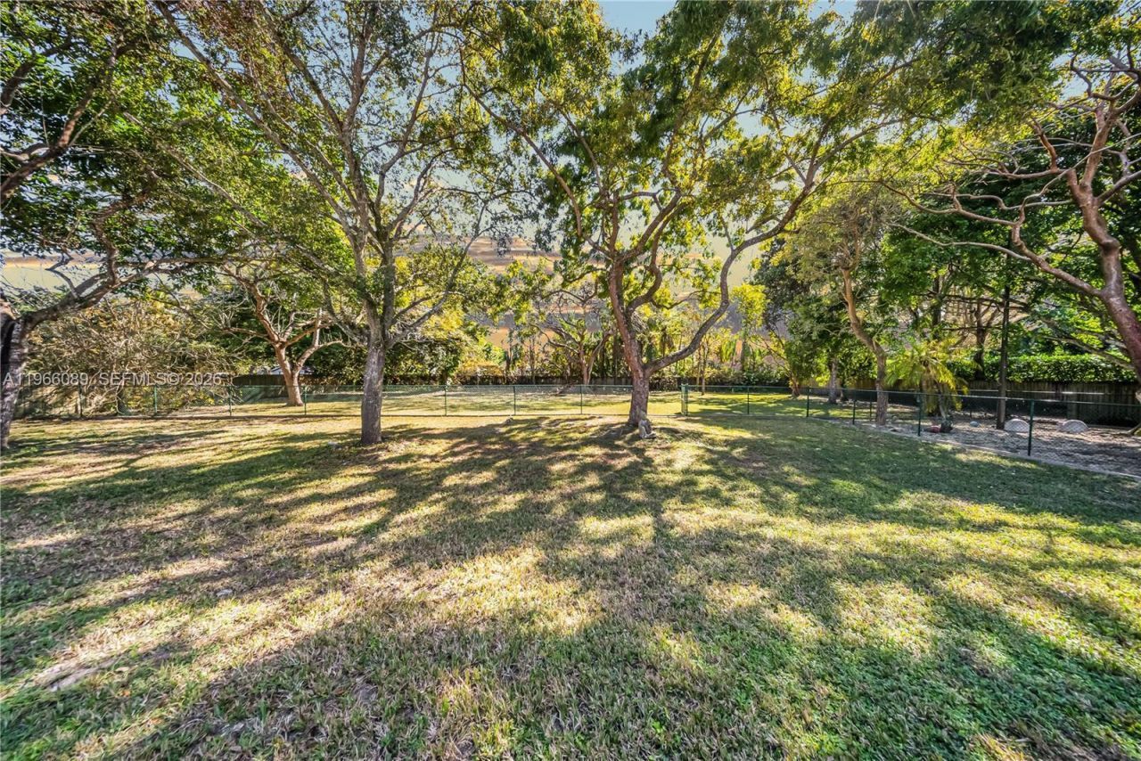 10340 SW 62nd St , Miami, FL 33173 Photo