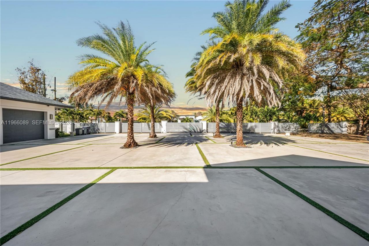 10340 SW 62nd St , Miami, FL 33173 Photo