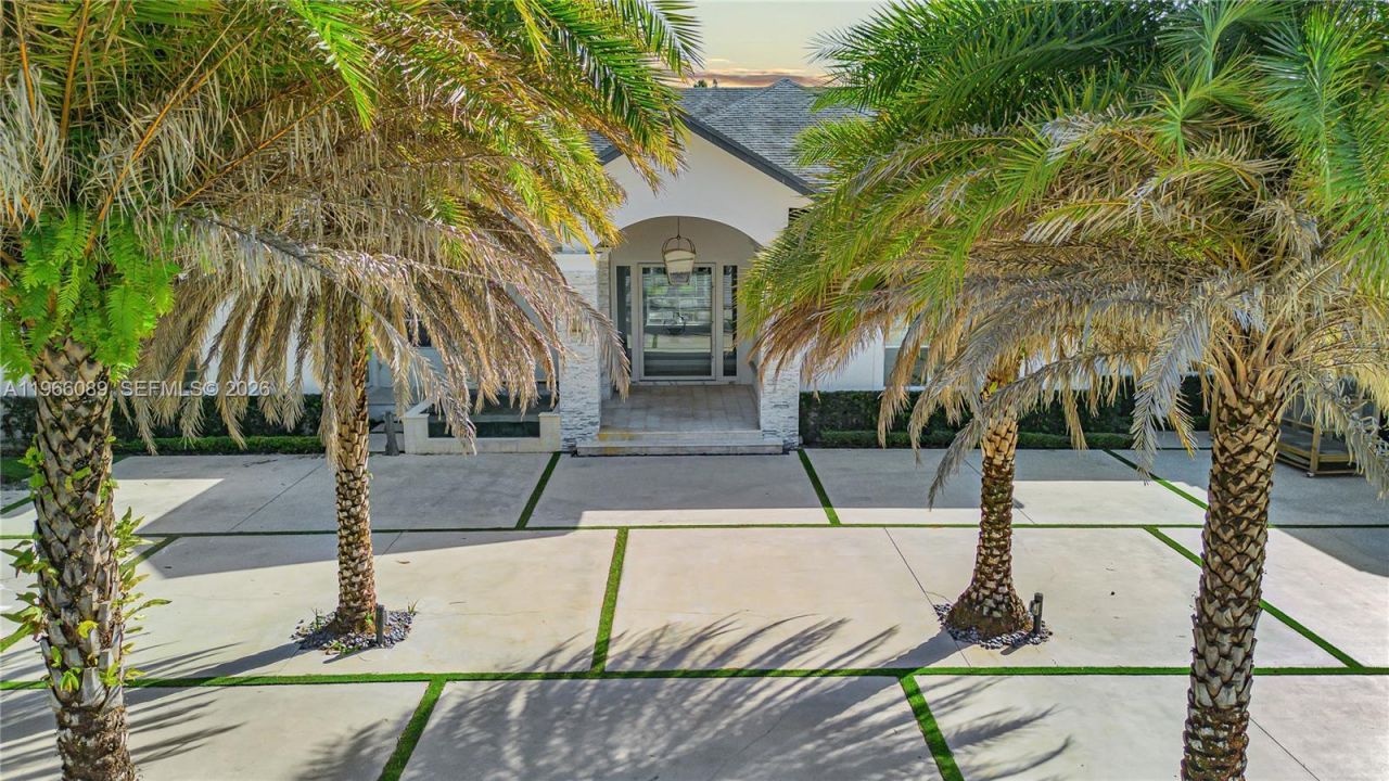 10340 SW 62nd St , Miami, FL 33173 Photo