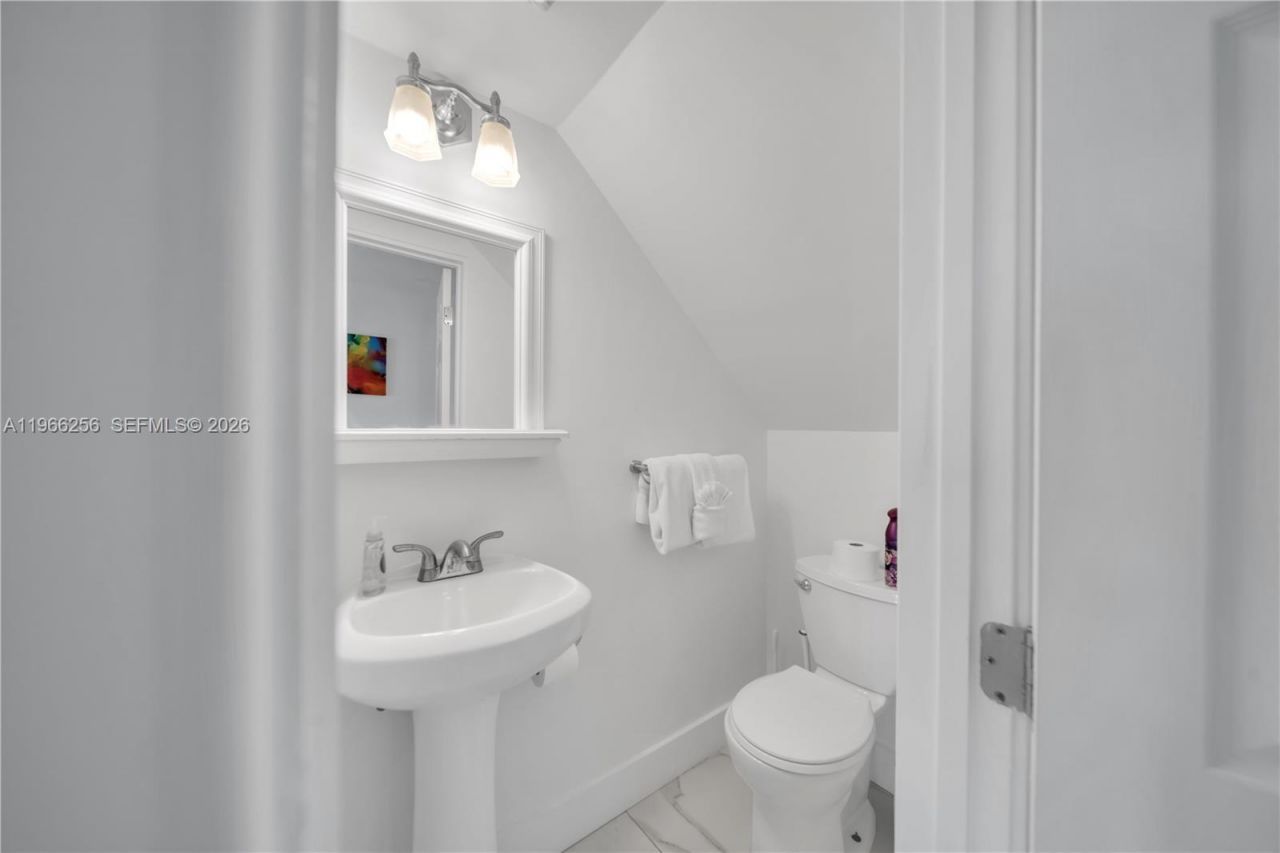 5075 Sunset Village Dr , Duck, FL 33050 Photo