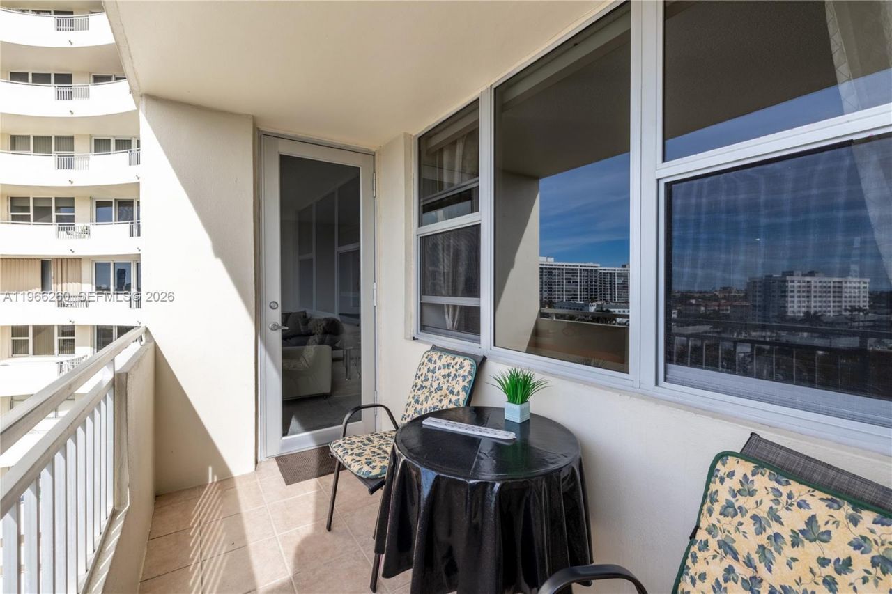 3180 S Ocean Dr, Unit 718, Hallandale Beach, FL 33009 Photo