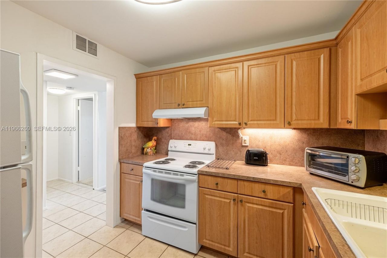 3180 S Ocean Dr, Unit 718, Hallandale Beach, FL 33009 Photo