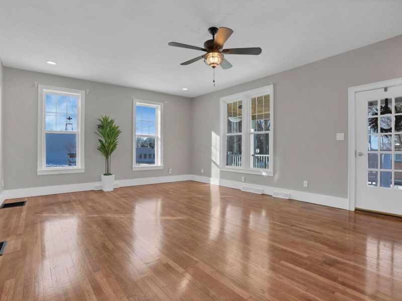 41 E Columbus Street, Thornville, OH 43076 Photo 2