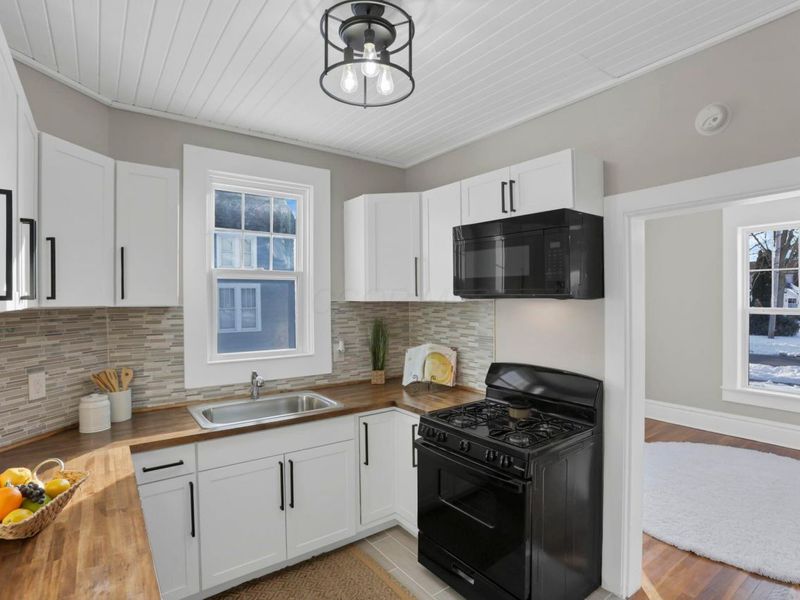 41 E Columbus Street, Thornville, OH 43076 Photo 6